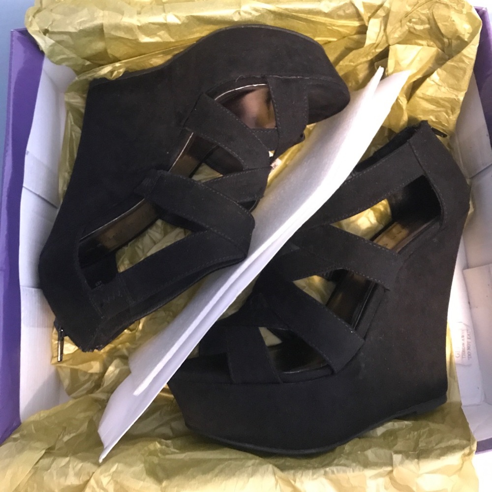 Size 8 Black Madden Girl Wedges
